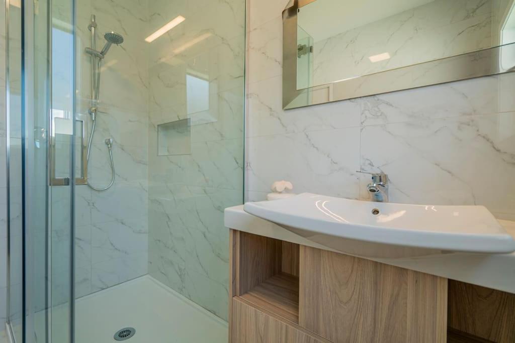 On The Point Apartment Whitianga Bagian luar foto