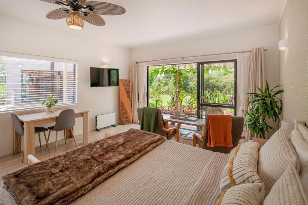 On The Point Apartment Whitianga Bagian luar foto