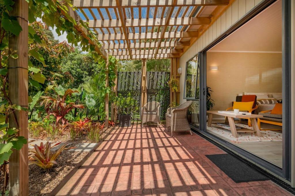 On The Point Apartment Whitianga Bagian luar foto